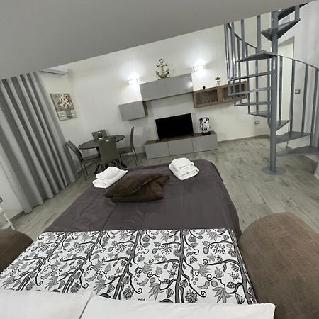 Napoli Centro-La Casa Di Lucio Bed and Breakfast Εξωτερικό φωτογραφία